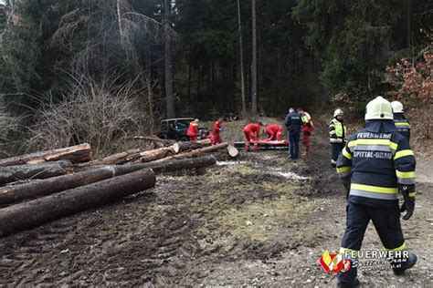 T Vu Vu Person Eingeklemmt Feuerwehr Spittal Drau