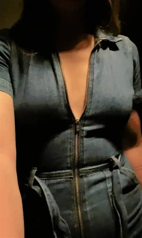 F Eeling Horny At The Club Scrolller