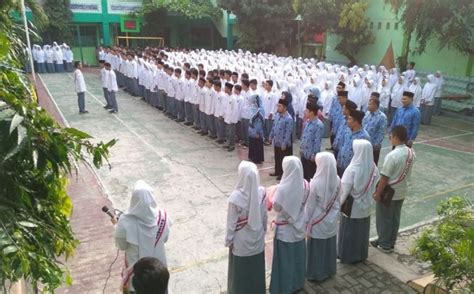 Upacara Bendera Menggunakan Bahasa Inggris Mengapa Tidak