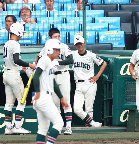 ＜市和歌山・神村学園＞4回、大江のチーム初安打に笑顔の市和歌山・半田監督（撮影・井垣 忠夫） ― スポニチ Sponichi Annex 野球