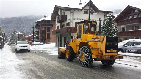 Neve E Disagi Giornata Di Passione Per La Viabilit