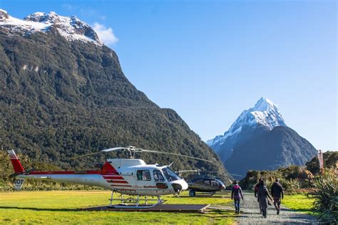 Milford Sound + Cruise » Glacier Southern Lakes Helicopters