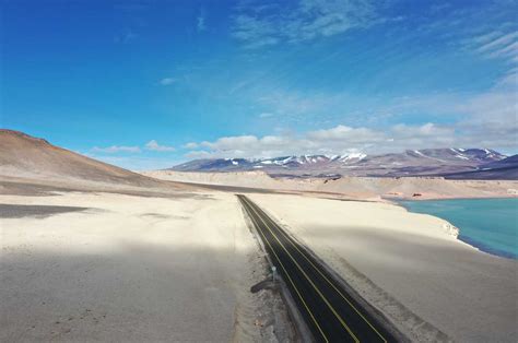 Ojos del Salado Volcano (6,893 m) climbing expedition - Chile Responsible Adventure