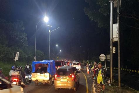 Urai Kepadatan Kendaraan Jalur Gentong Kembali Berlakukan One Way