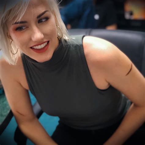 Hot Mair Mulroney Bikini Pics