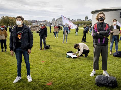 Op Zeker Helft Middelbare Scholen Coronabesmetting Leraren Maken Zich