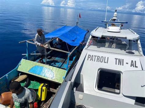 Kronologi Lanal Maumere Evakuasi Kapal Mati Mesin Di Perairan Ntt