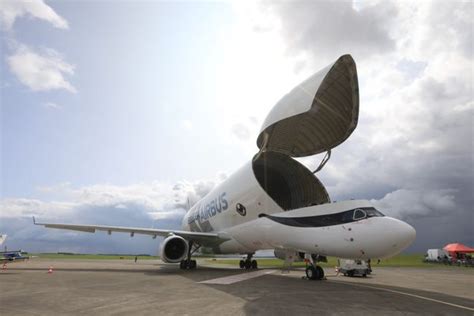 Avions Le G Ant Du Ciel Le Beluga D Airbus Peut D Sormais Traverser