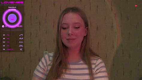 Kira So Naked Stripping On Cam For Live Sex Video Chat Gyrls