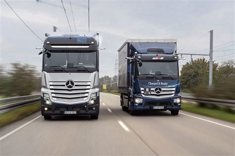 Daimler Trucks Hydrogen Based Fuel Cell Truck Approved For Public