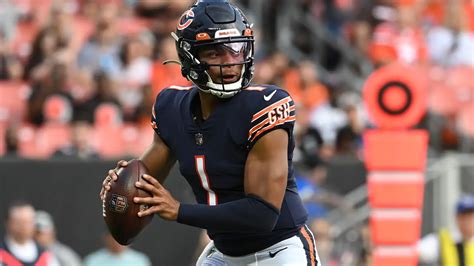 Justin Fields Earns Much Deserved Praise For Week 1