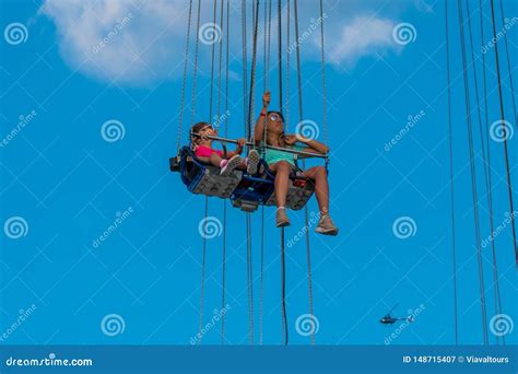 People Enjoying Orlando Star Flyer It Is The â€œworldâ€™s Tallest