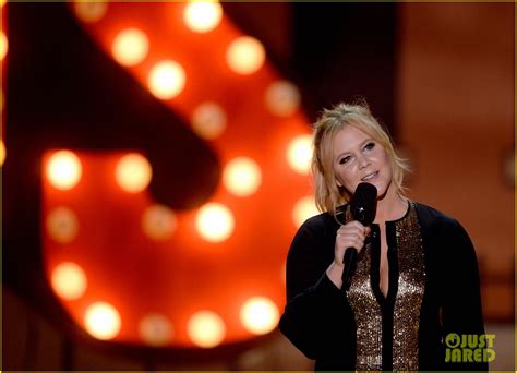 Amy Schumer Opens Mtv Movie Awards 2015 With Hilarious Monologue