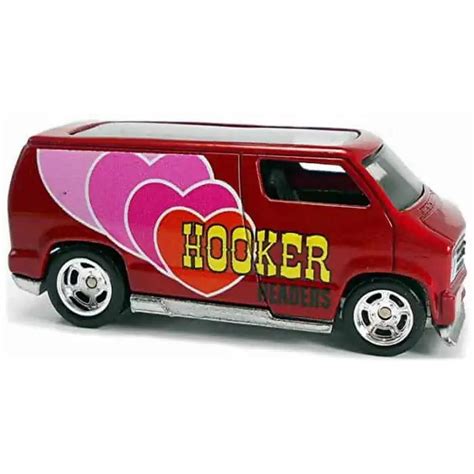 Hot Wheels Car Culture Speed Shop Garage Custom Dodge Van Universo Hot Wheels