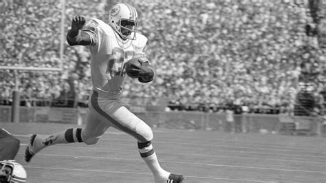 Mercury Morris, star of undefeated 1972 Miami Dolphins, dead at 77 ...