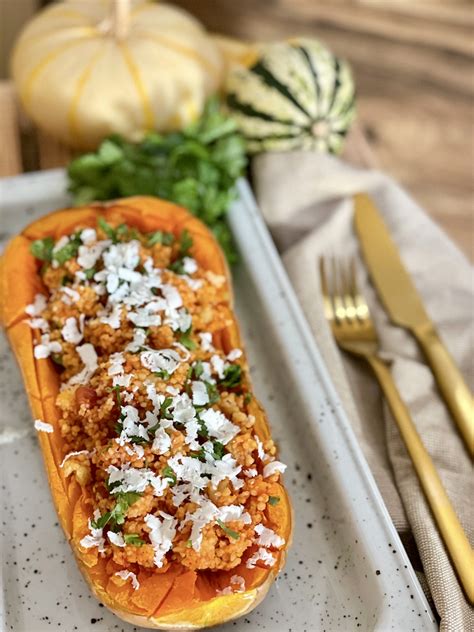 Gefüllter Butternut Kürbis Einfaches Herbstliches Soulfood mit Maronen