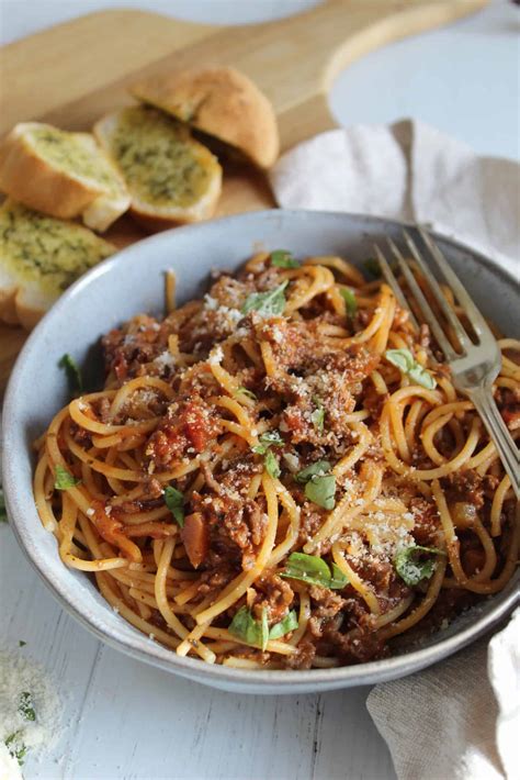 The BEST gluten free spaghetti bolognese recipe