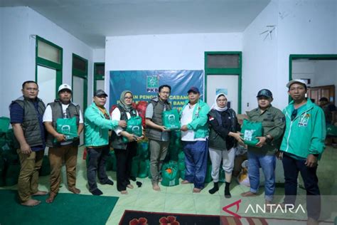 Tim Dpp Pkb Salurkan Bantuan Untuk Korban Gempa Cianjur Antara News