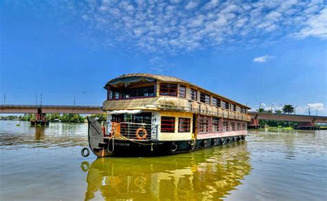 kerala houseboats, classifications of houseboats, deluxe houseboat ...