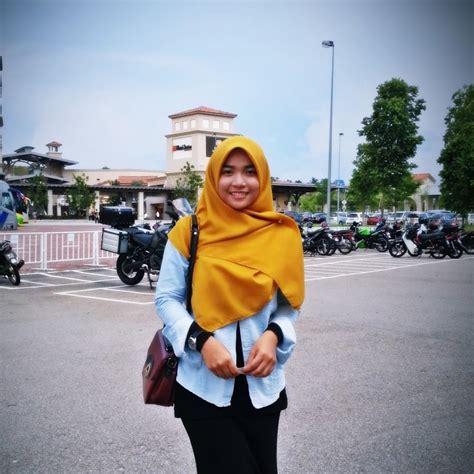 nur arina youtube