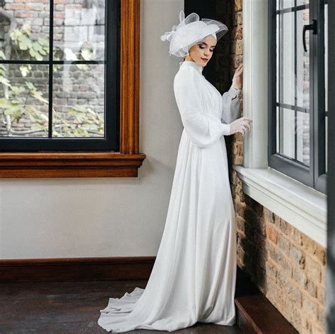 White Long Sleeves A Line Soft Satin Muslim Wedding Dresses Dqg1122