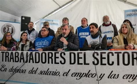 ATE Instala Un Acampe En Plaza De Mayo Contra Los Despidos En El Estado