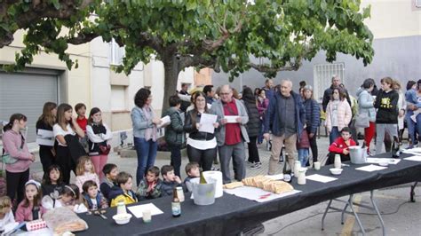 M S D Un Centenar De Persones Van Participar En La Diada De Sant Jordi