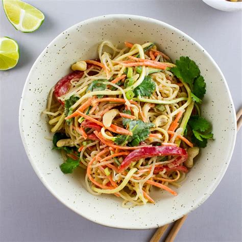 Raw Pad Thai Healthy Easy Recipe The Simple Veganista