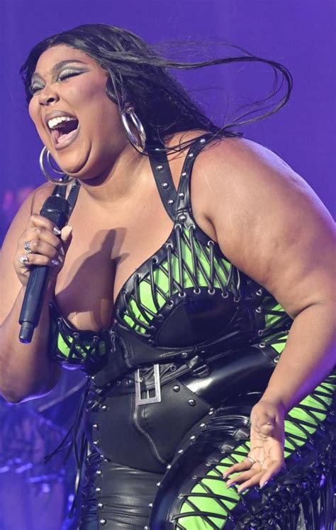 Lizzo Rompe Su Silencio Y Niega Las Acusaciones Incre Bles De Sus