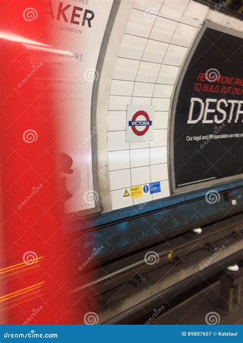 New platform screen doors will be installed at victoria station tube london 34