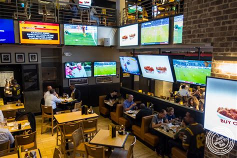 Buffalo Wild Wings In Times Square Nyc — I Just Want To Eat Food