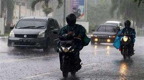 Waspada Hujan Lebat Disertai Petir Dan Angin Kencang Berpotensi Landa