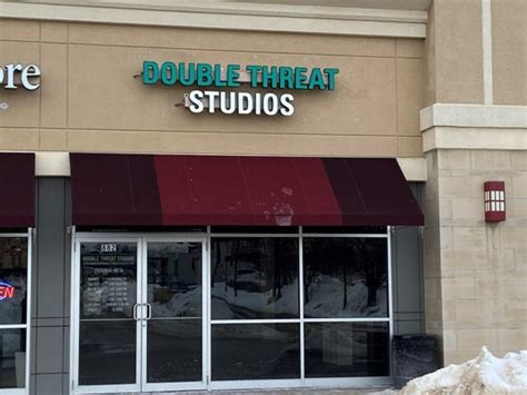 5 Ideas For Eye-Catching Storefront Signs | by Quad City Custom Signs ...