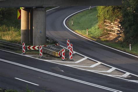 1 98 Promille Flucht Vor Polizei Auf Innkreisautobahn Endet Im