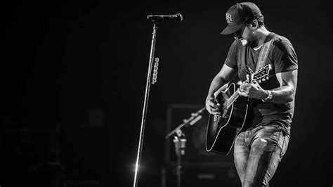 Luke Bryan Wraps A Sold Out Th Annual Crash My Playa With Four Nights