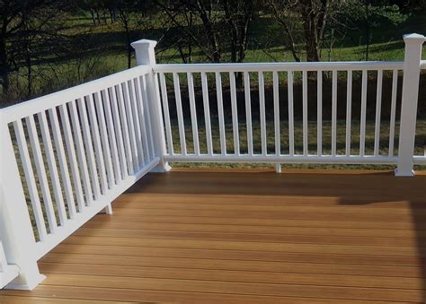 Deck Railing Wityh Polycarbonate | Railing Design