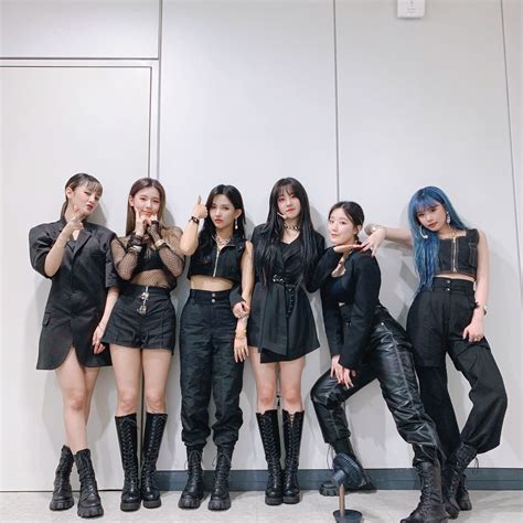 G I Dle· 여자 아이들 On Twitter Kpop Outfits Stage Outfits Backless Homecoming Dresses