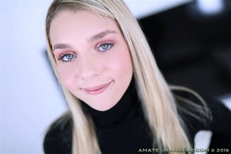 Bild Markiert Mit Blonde Gabbie Carter American Eyes Face