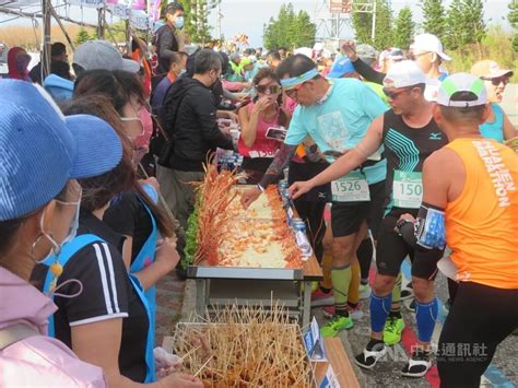 菊島澎湖跨海馬拉松登場 陳佳隆稱王蕭湘鈴封后 地方 中央社 Cna