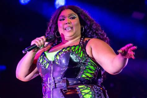 Lizzo Enfrenta Demanda Por Presunto Acoso Sexual Y Ambiente Laboral Hostil