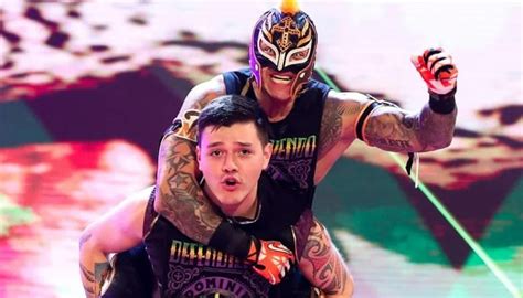 Dominik Mysterio warns Rey Mysterio of WWE Royal Rumble Confrontation ...