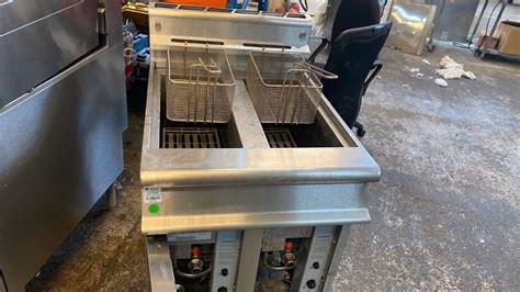 Falcon G Dominator Plus Twin Pan Twin Basket Gas Fryer Able To