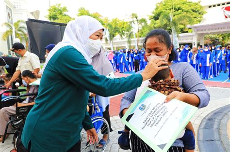 Gubernur Khofifah Luncurkan Program Perlindungan Sosial