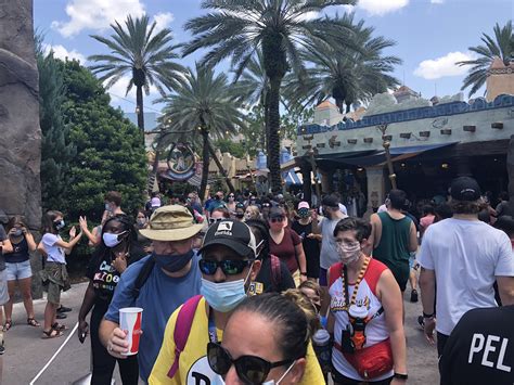 Florida Theme Parks Hit Capacity as Labor Day Weekend Crowds Flock to