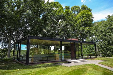 New Canaan Glass House A Beacon Of Modernist Design Gardening Tutorial