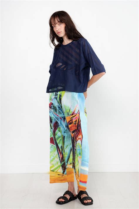 Pleats Please by Issey Miyake – Kick Pleat