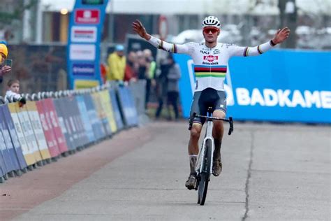 Cyclo Cross Mathieu Van Der Poel Impressionne D S Sa Rentr E