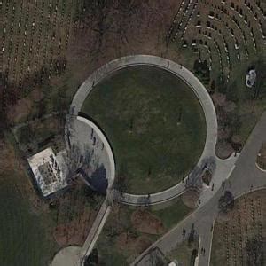 John F. Kennedy burial site in Arlington, VA - Virtual Globetrotting