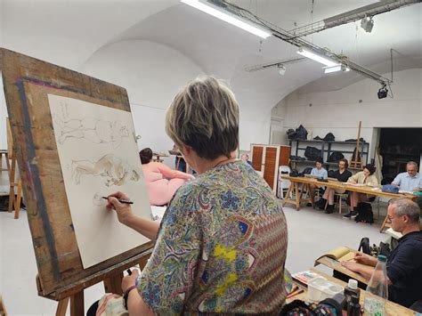 Art In The Flesh Inside France S Vanishing World Of Nude Models Worldcrunch