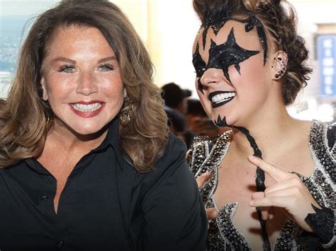 Abby Lee Miller S Approves Of Jojo Siwa S Edgy New Look Music Video